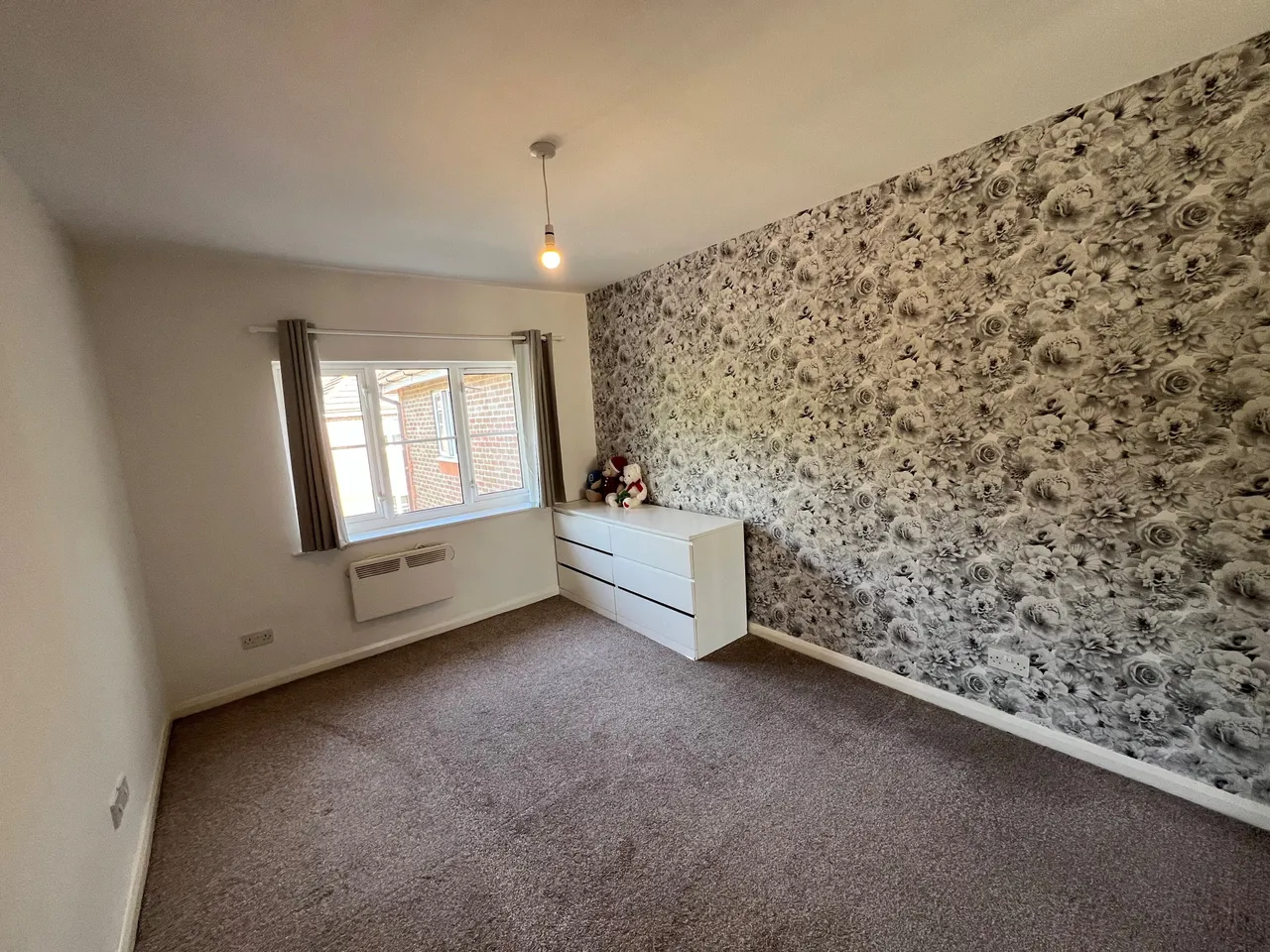 Maidenbower, RH10, photo 3