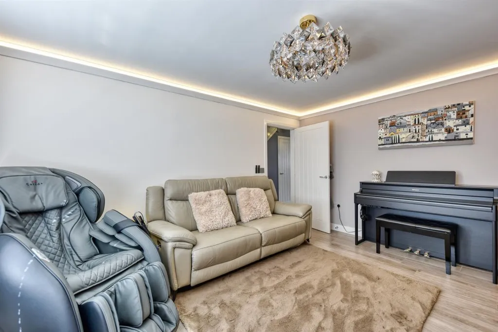 Burrows Drive, Bingham, photo 5