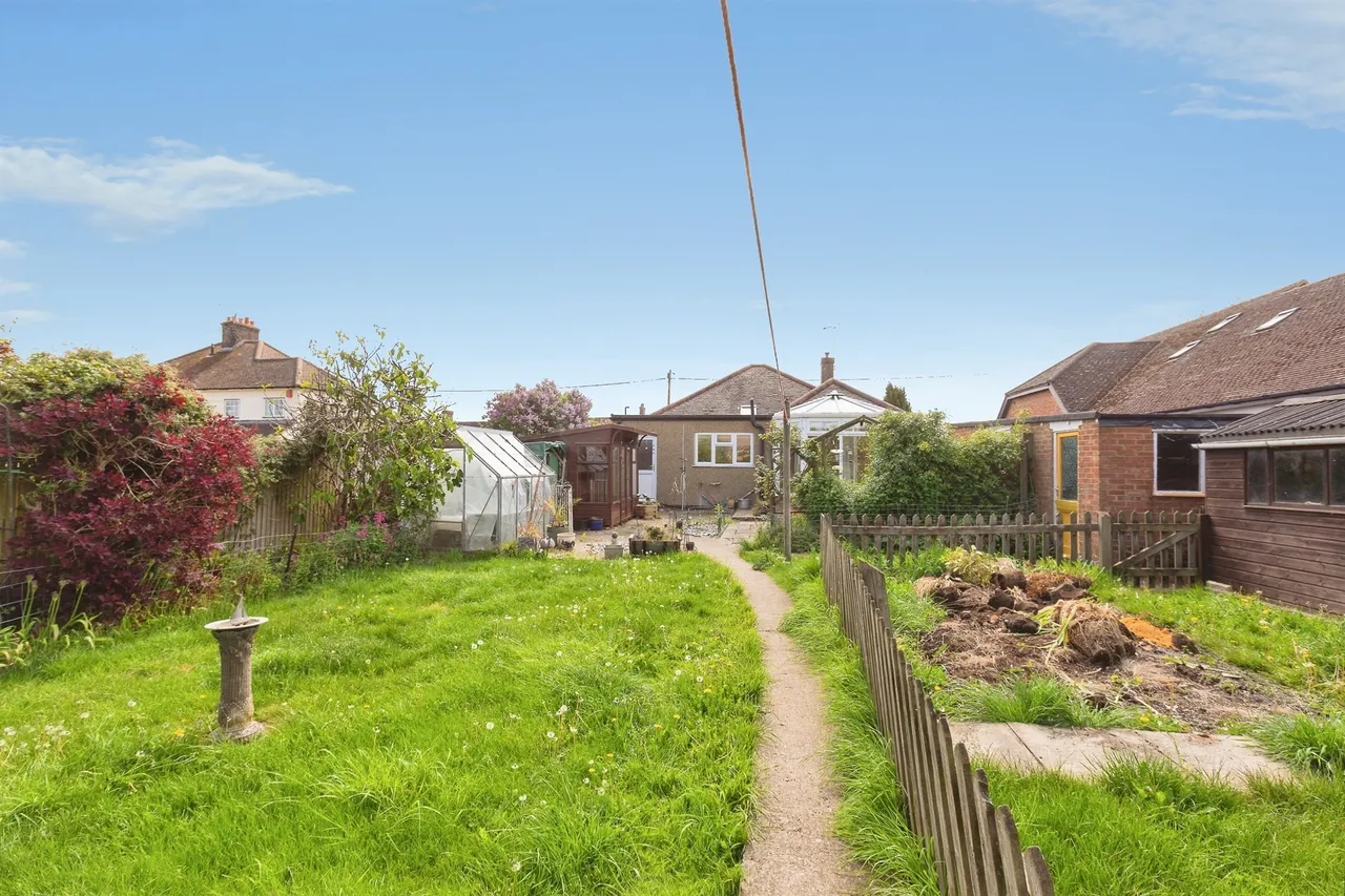 Weston Road, Aston Clinton, HP22, photo 32