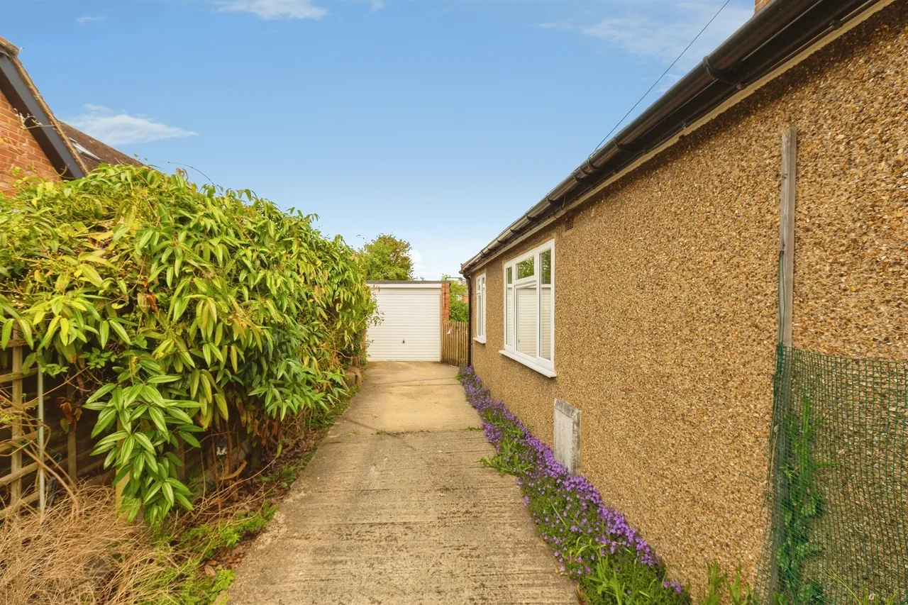 Weston Road, Aston Clinton, HP22, photo 26
