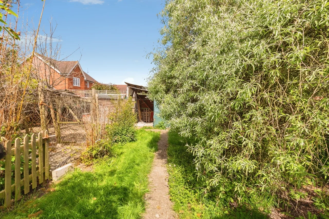 Weston Road, Aston Clinton, HP22, photo 30