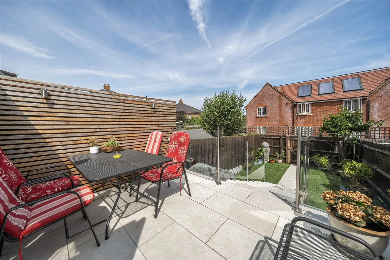 Hatts Close, Hartley Wintney, Hook, Hampshire, RG27 8WX, photo 17