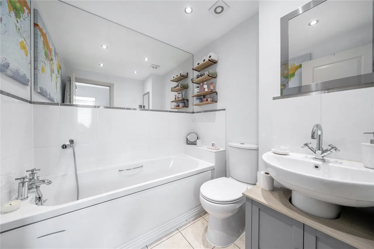 Hatts Close, Hartley Wintney, Hook, Hampshire, RG27 8WX, photo 16