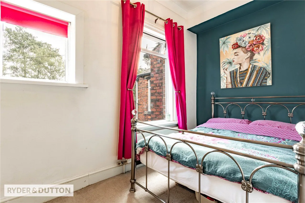 Beal Lane, Shaw, OL2, photo 11