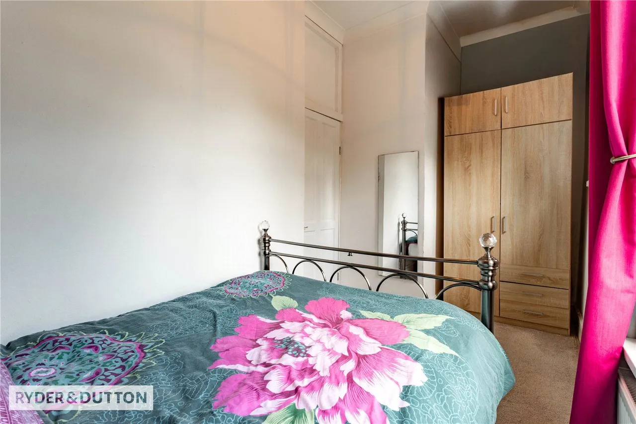 Beal Lane, Shaw, OL2, photo 12