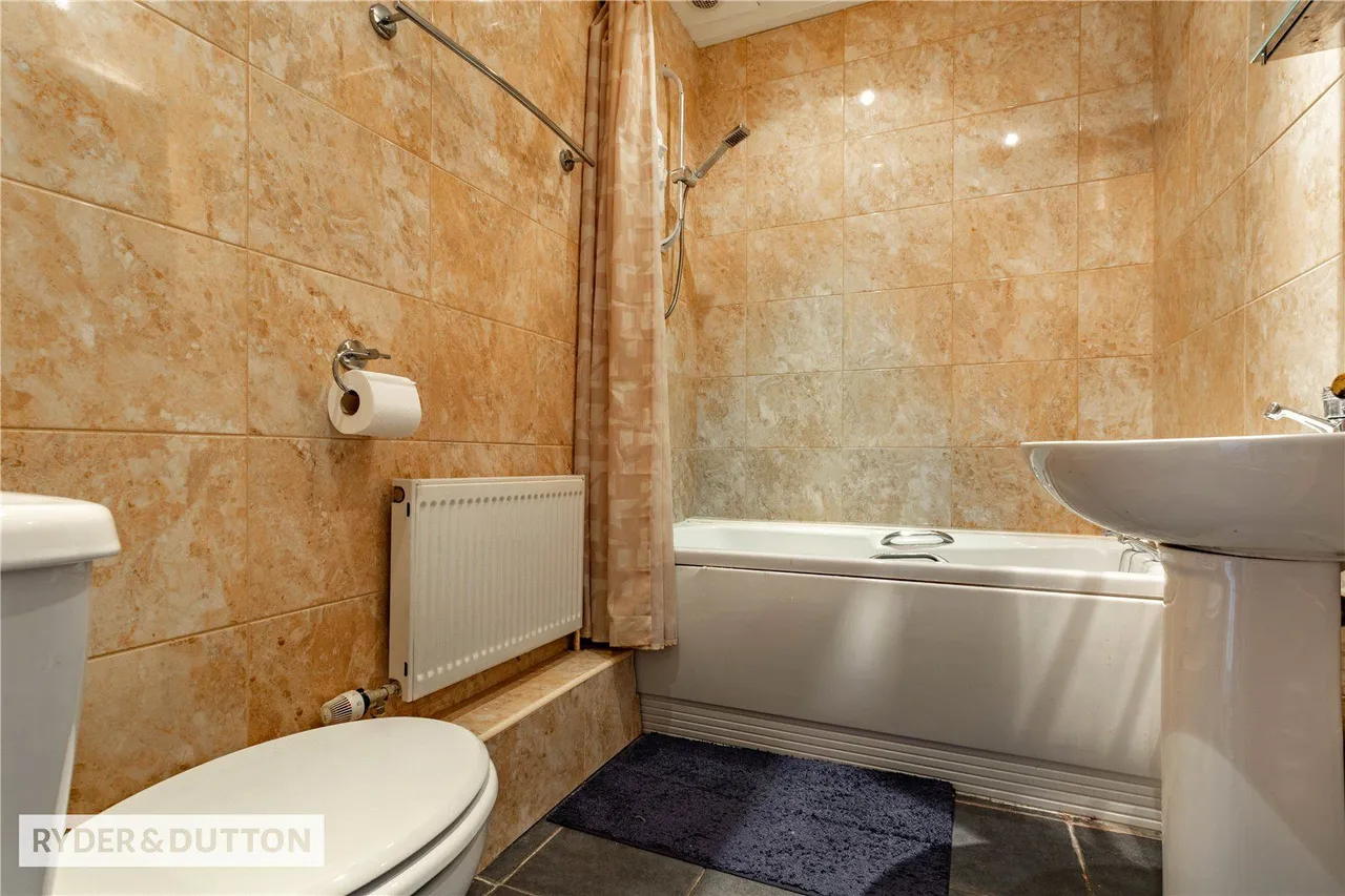 Beal Lane, Shaw, OL2, photo 15