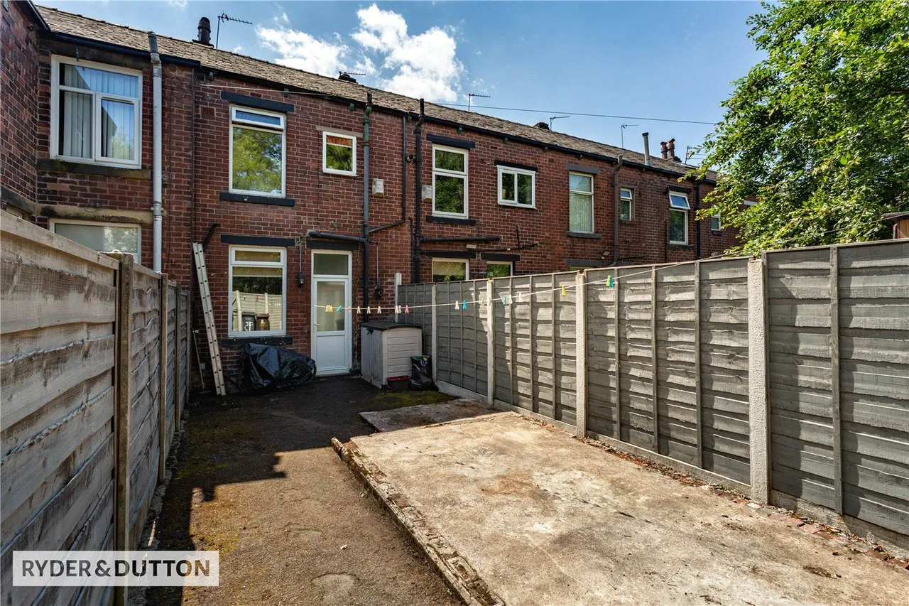 Beal Lane, Shaw, OL2, photo 17
