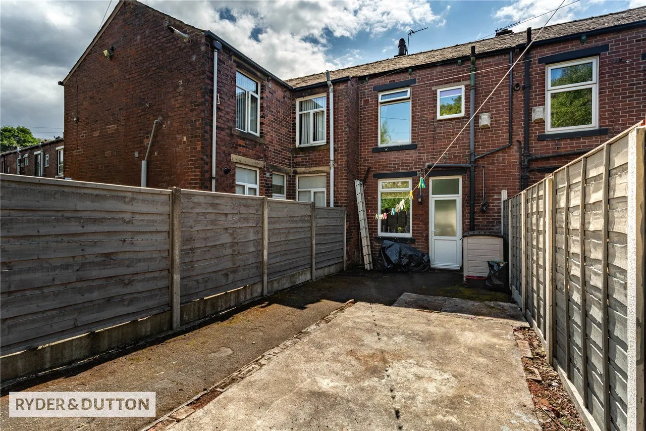 Beal Lane, Shaw, OL2, photo 18
