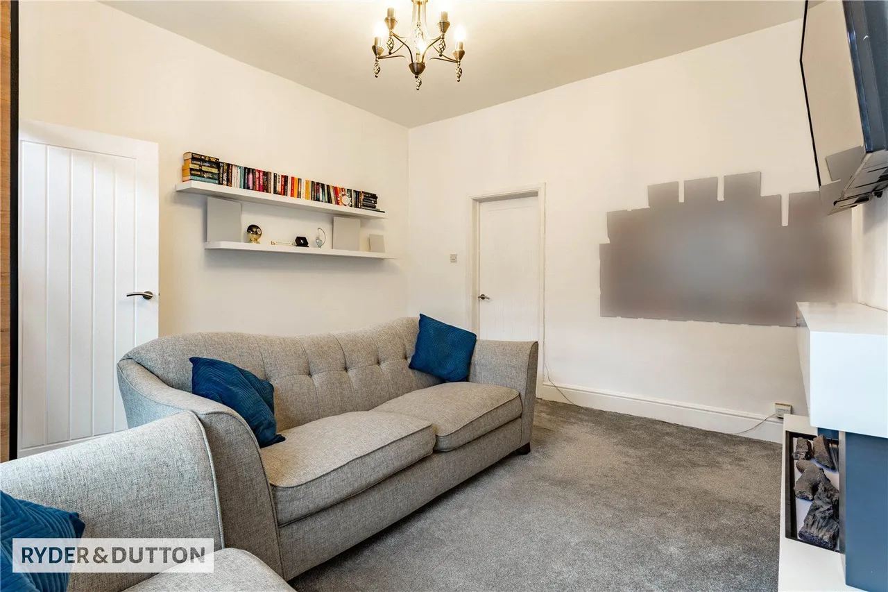 Beal Lane, Shaw, OL2, photo 6