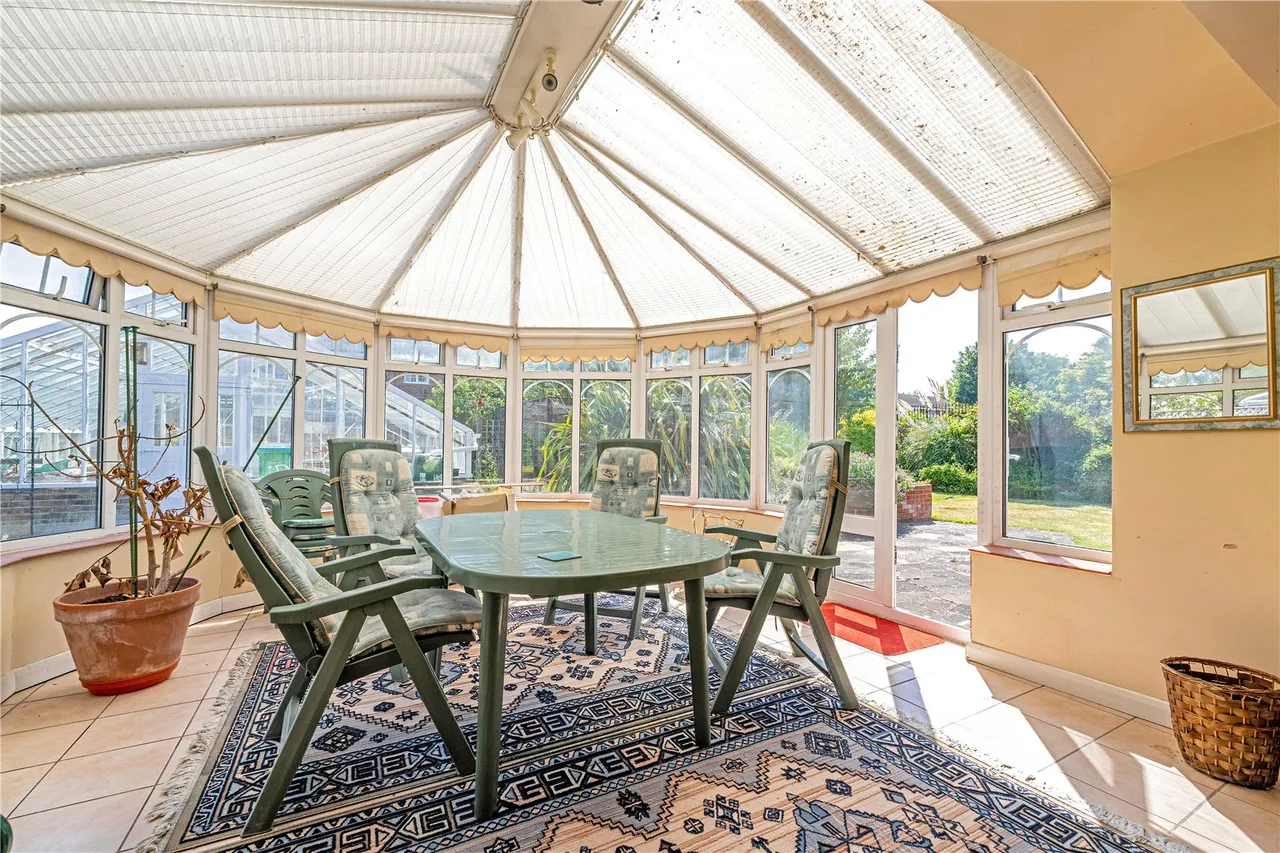 Acacia Road, Hampton, TW12 3DP, photo 5