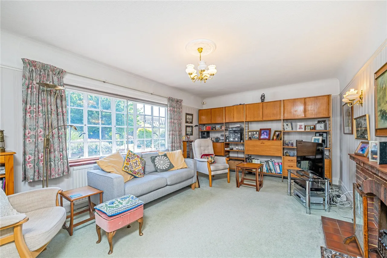 Acacia Road, Hampton, TW12 3DP, photo 3