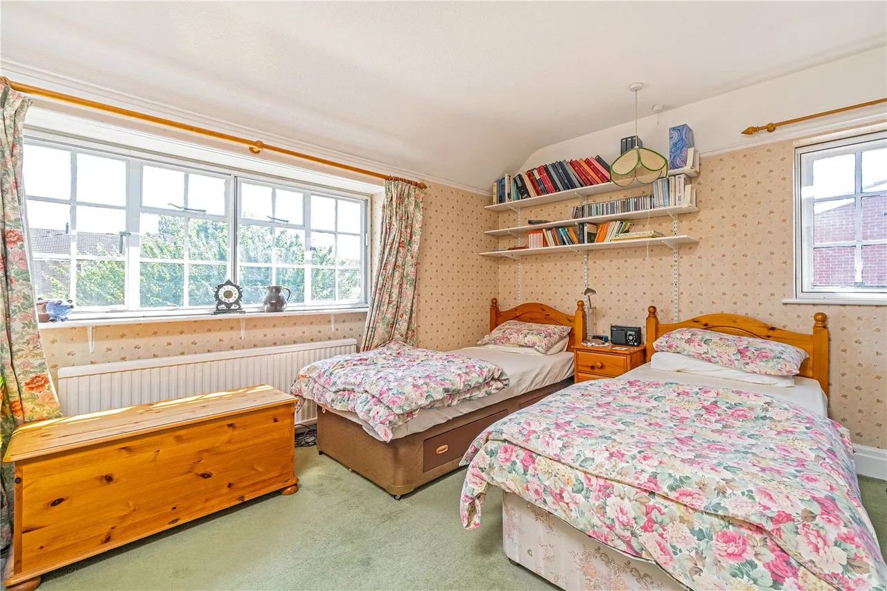 Acacia Road, Hampton, TW12 3DP, photo 8