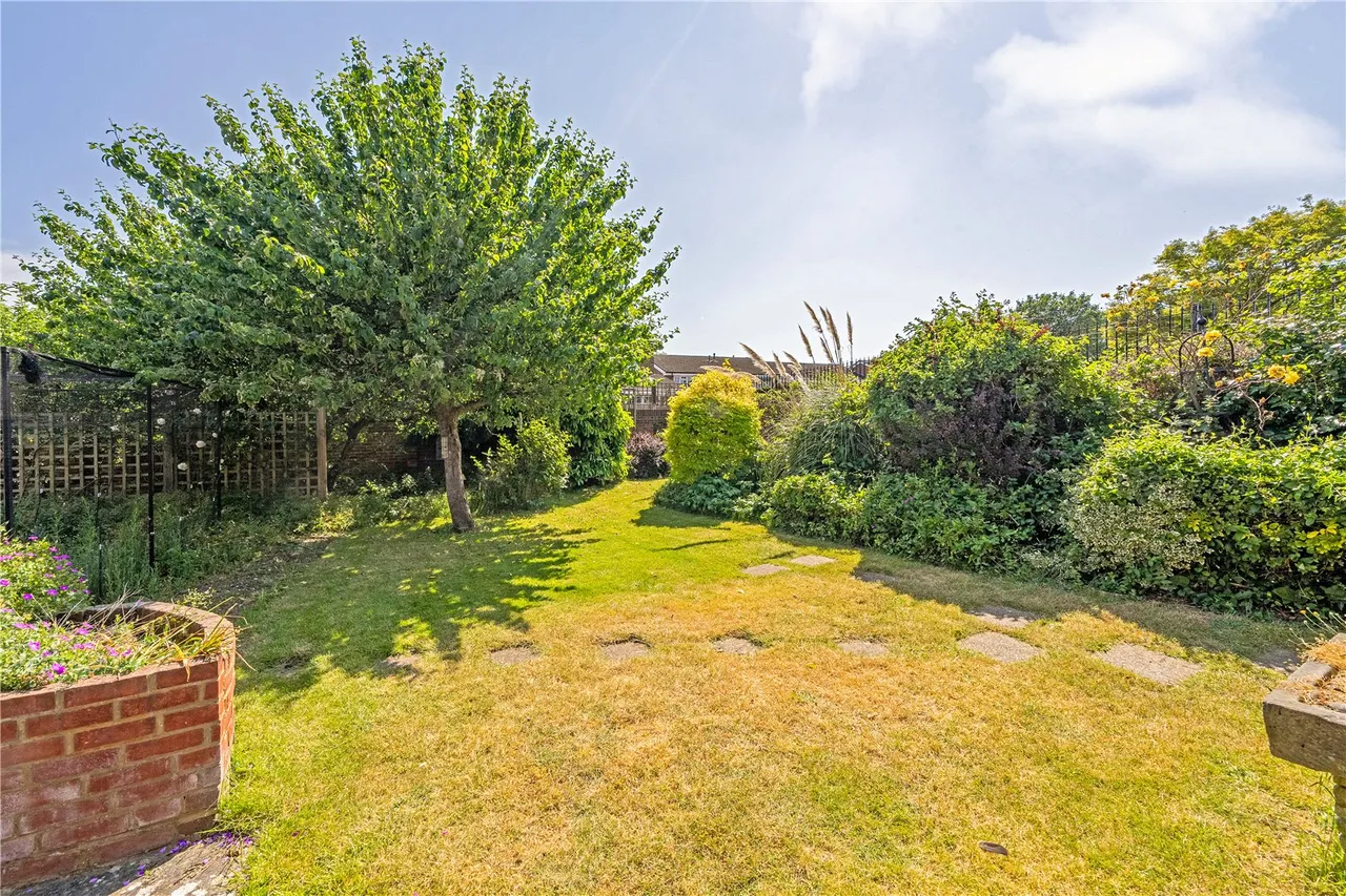 Acacia Road, Hampton, TW12 3DP, photo 11