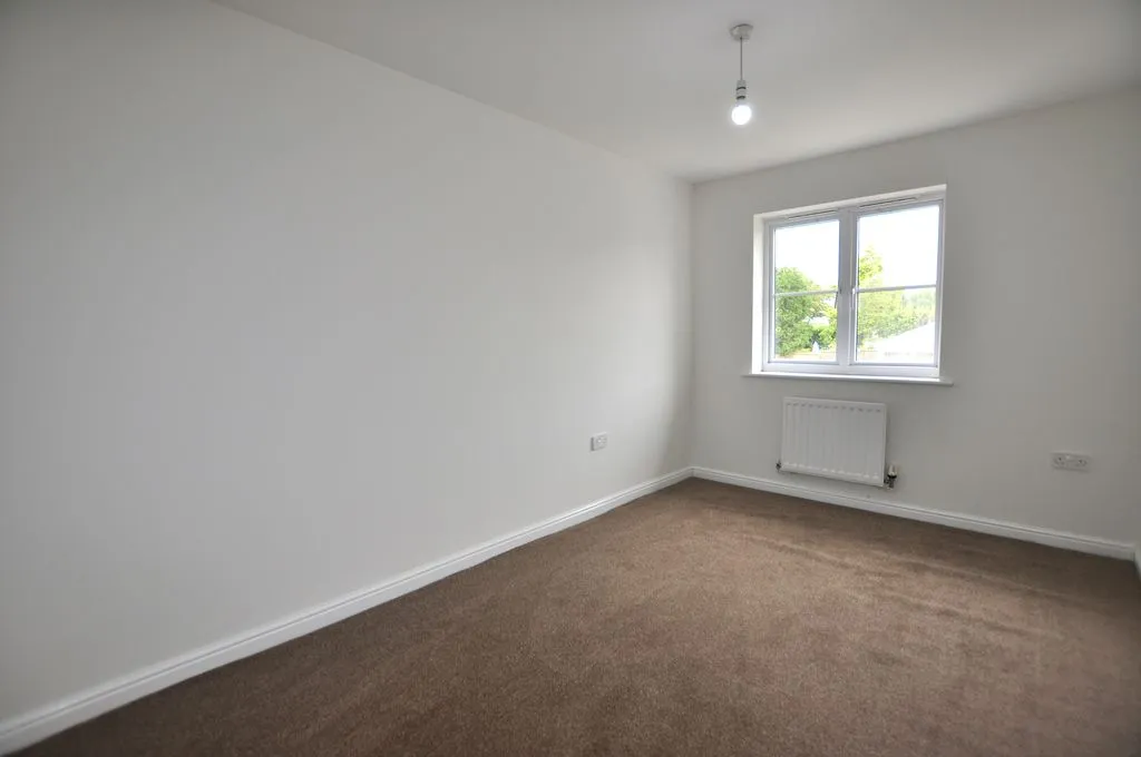 To LetRedwood Drive, Chorley, photo 8