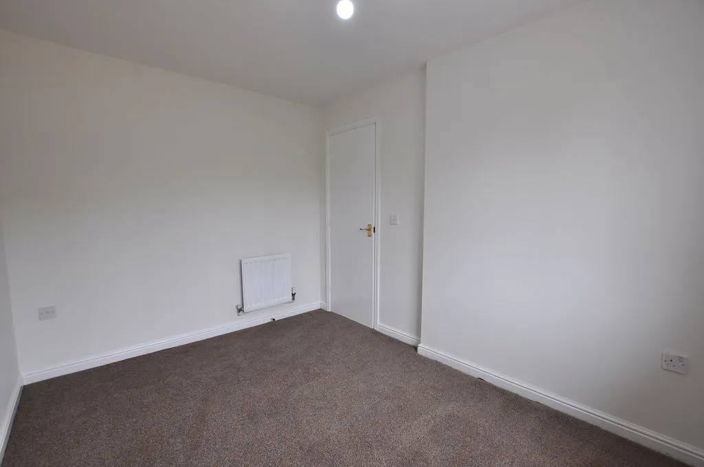 To LetRedwood Drive, Chorley, photo 11