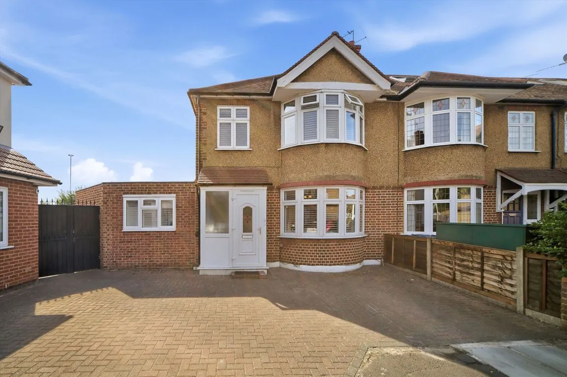 3 bed property for sale, Burnham Way, W13