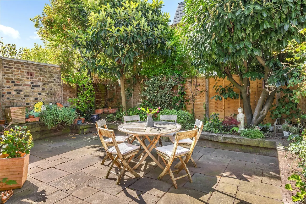 Octavia Street, London, 26 Octavia Street, SW11, photo 2