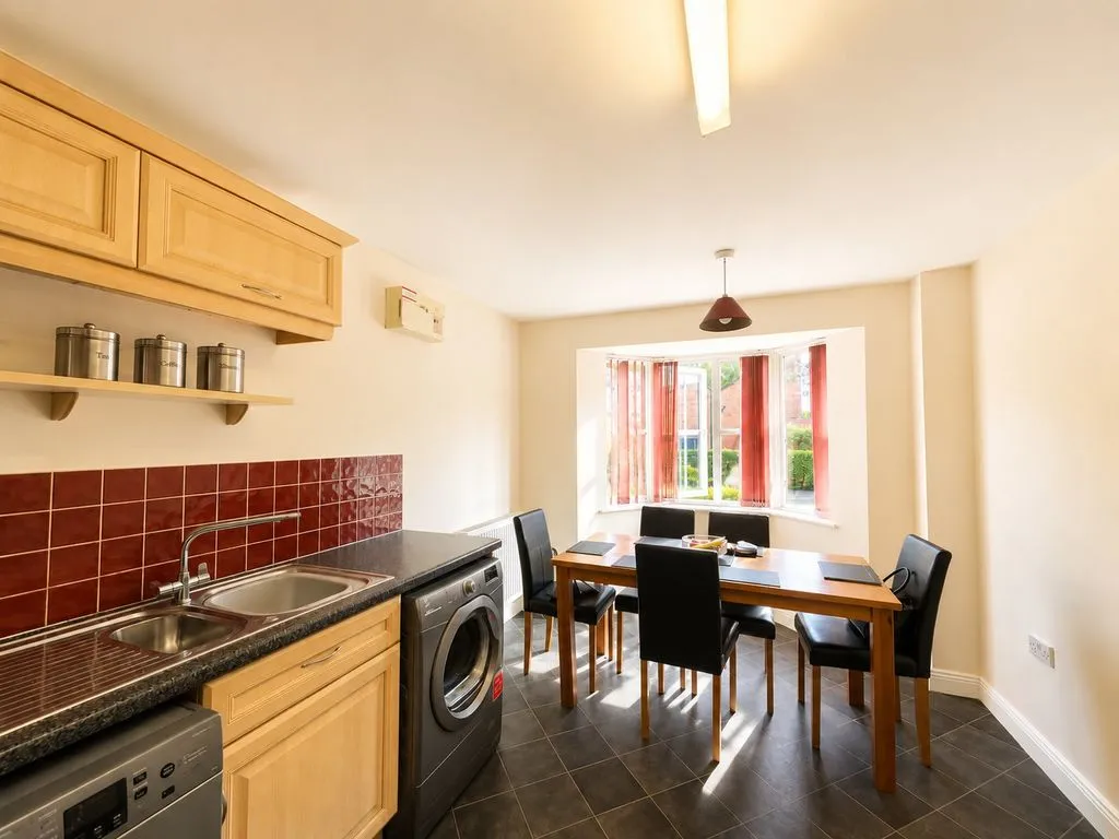 Silverdale Drive, Burntwood, WS7, photo 5