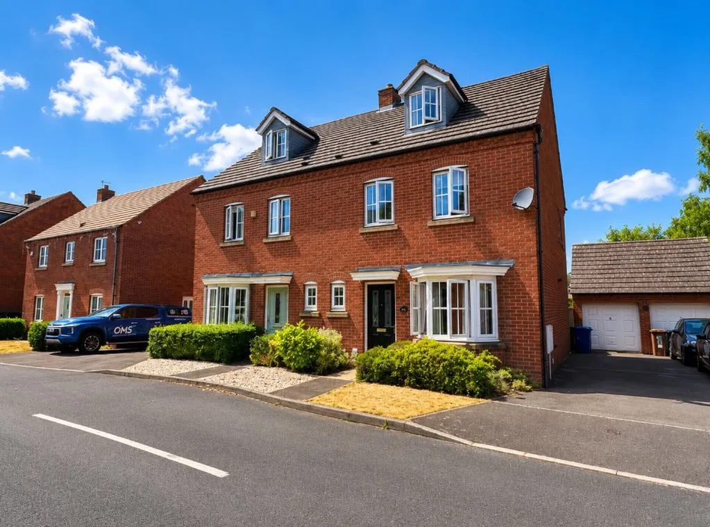 4 bed house for sale, Silverdale Drive, Burntwood, WS7