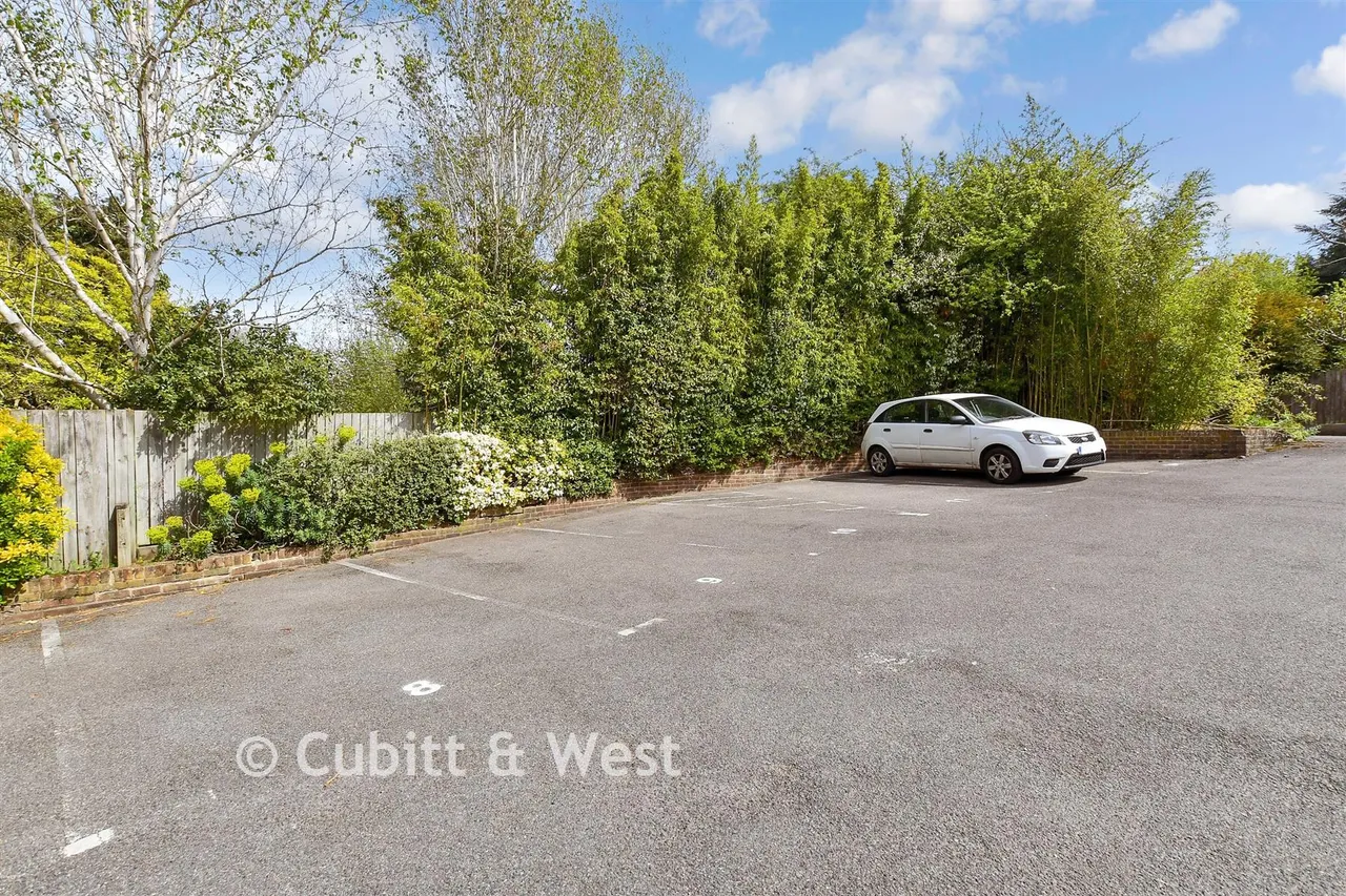 Park Rise, Leatherhead, KT22, photo 14