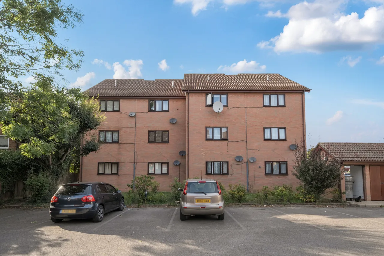 1 bed flat for sale, Church Road, Northolt, UB5