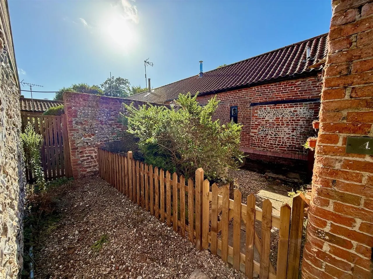 Hall Road, Wood Dalling, Norwich, photo 11
