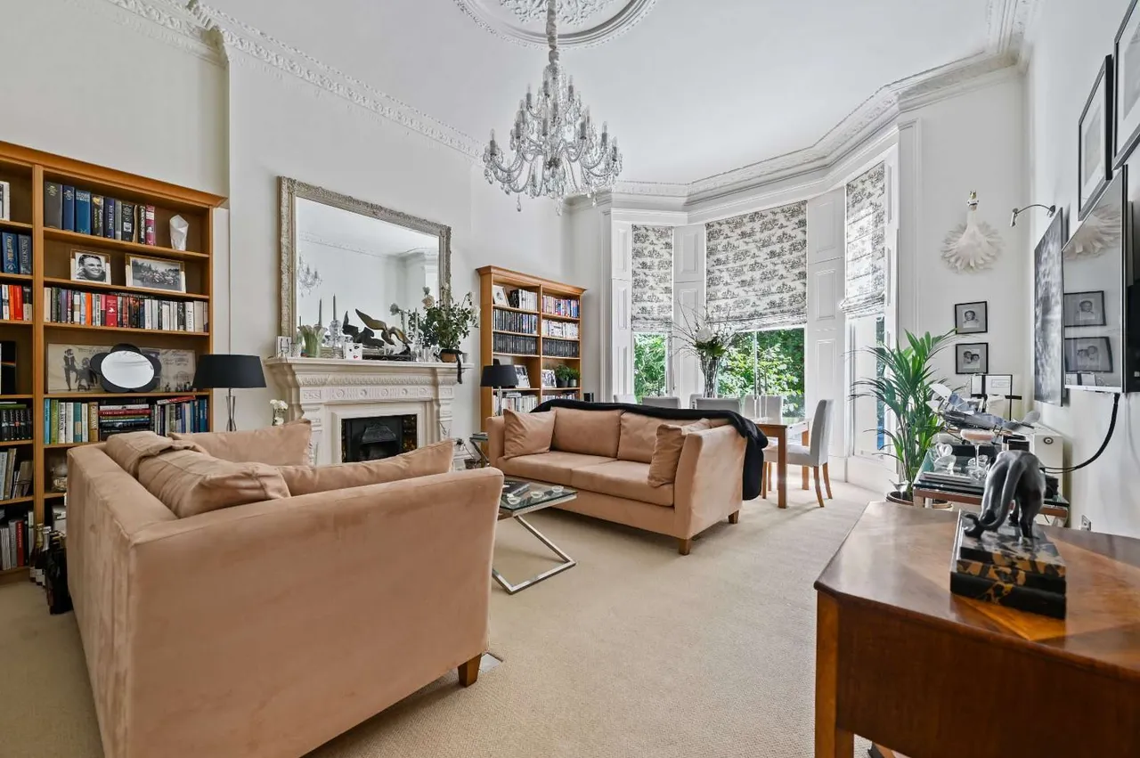 2 bed flat for sale — Russell Road, London, W14 8HU