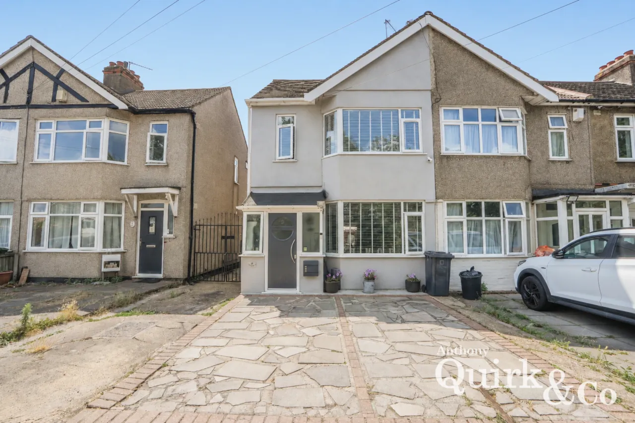 4 bed property for sale, Wentworth Way, Rainham, RM13