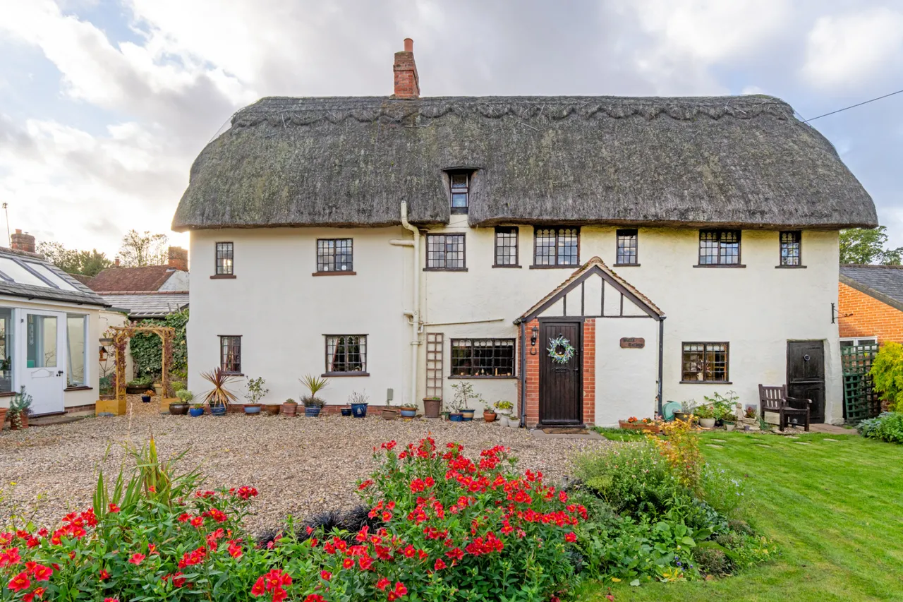2 bed house for sale, Watts Yard, Manuden, CM23