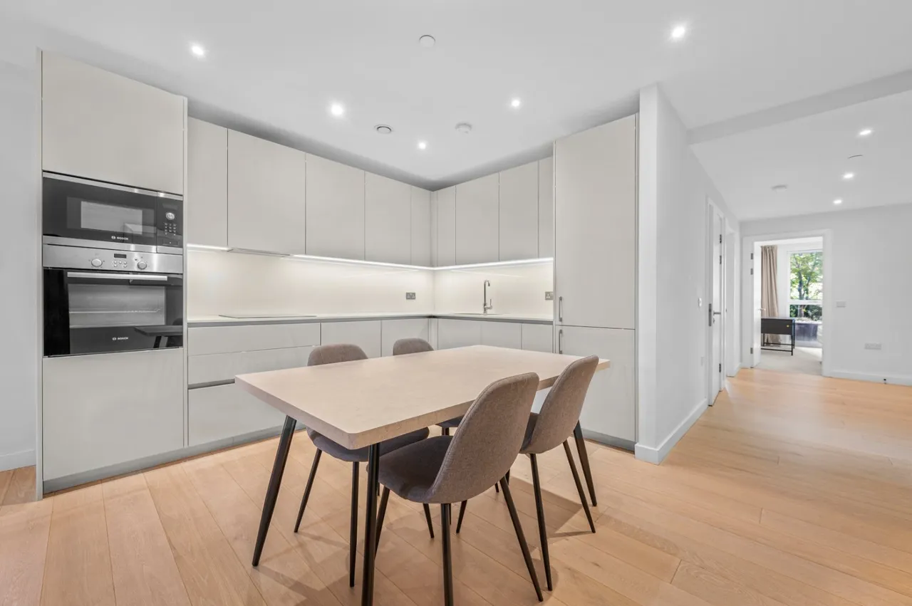 2 bed flat to rent, Deacon Street, London, SE17