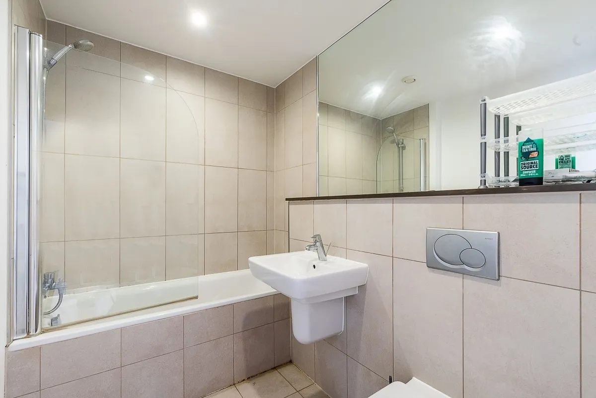 Wandsworth Road London SW8, photo 5