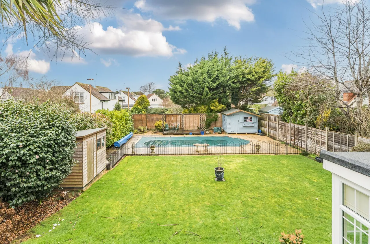 A'beckets Avenue, Aldwick Bay, PO21, photo 4