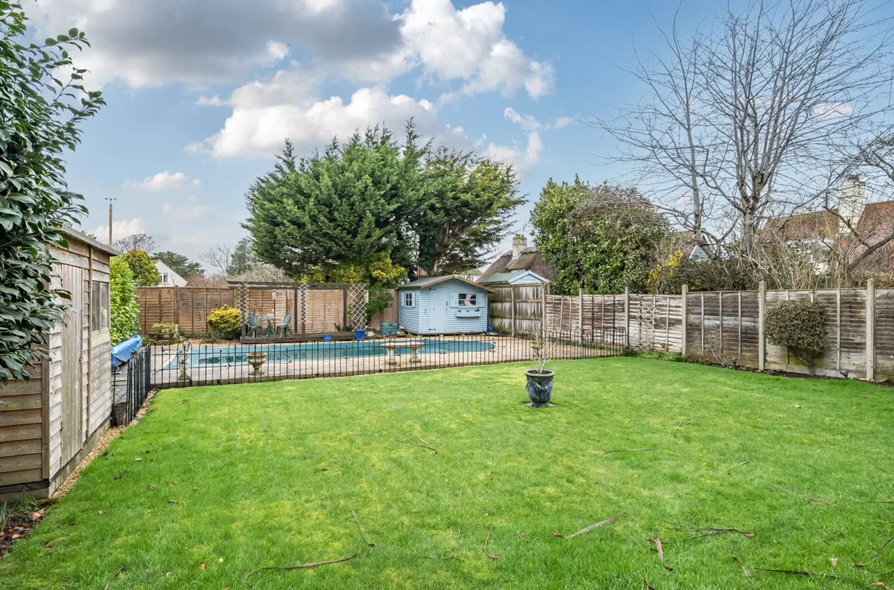 A'beckets Avenue, Aldwick Bay, PO21, photo 21