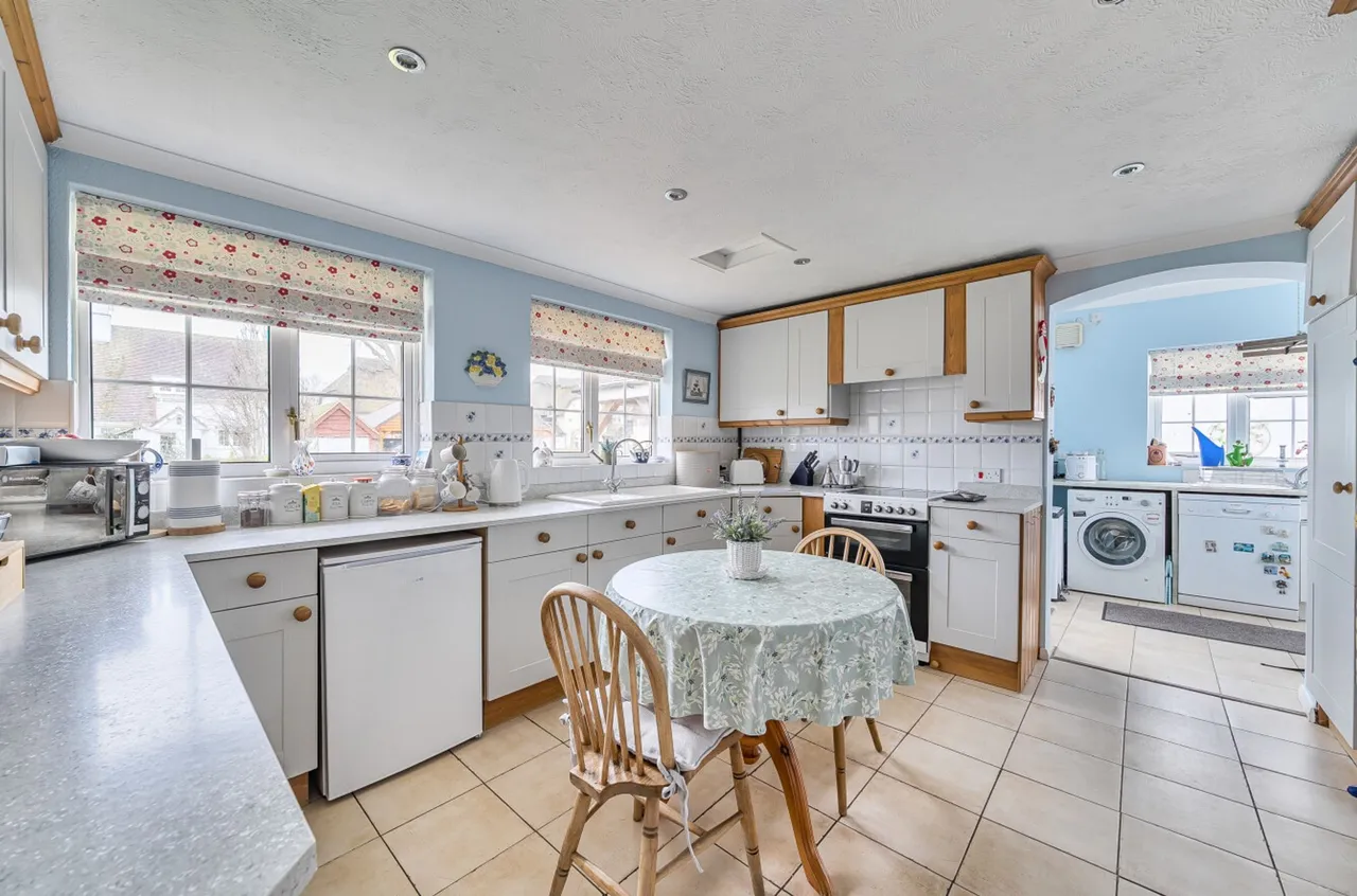 A'beckets Avenue, Aldwick Bay, PO21, photo 6