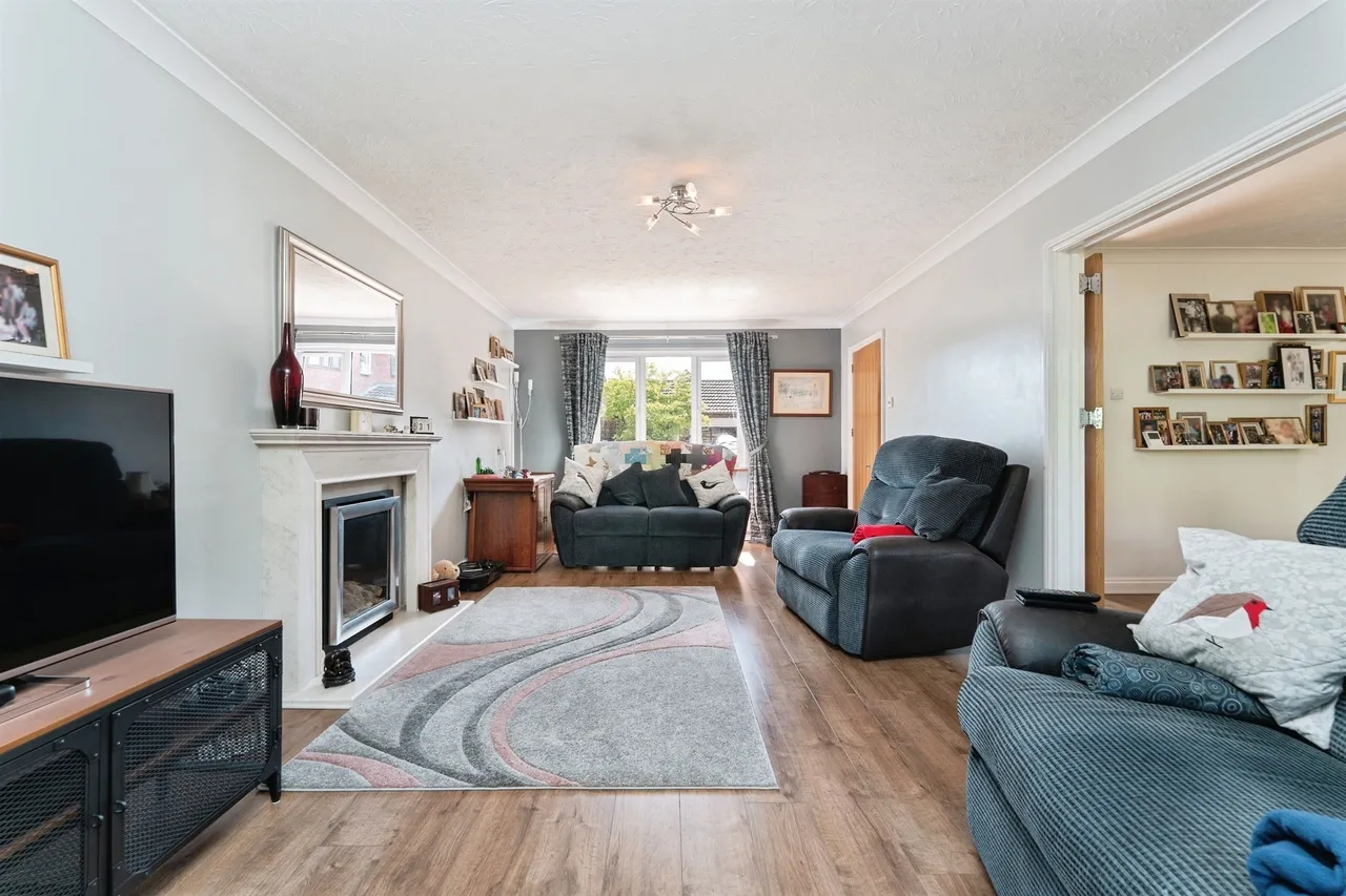 4 bed house for sale, Thatchers Close, Huntingdon, PE26