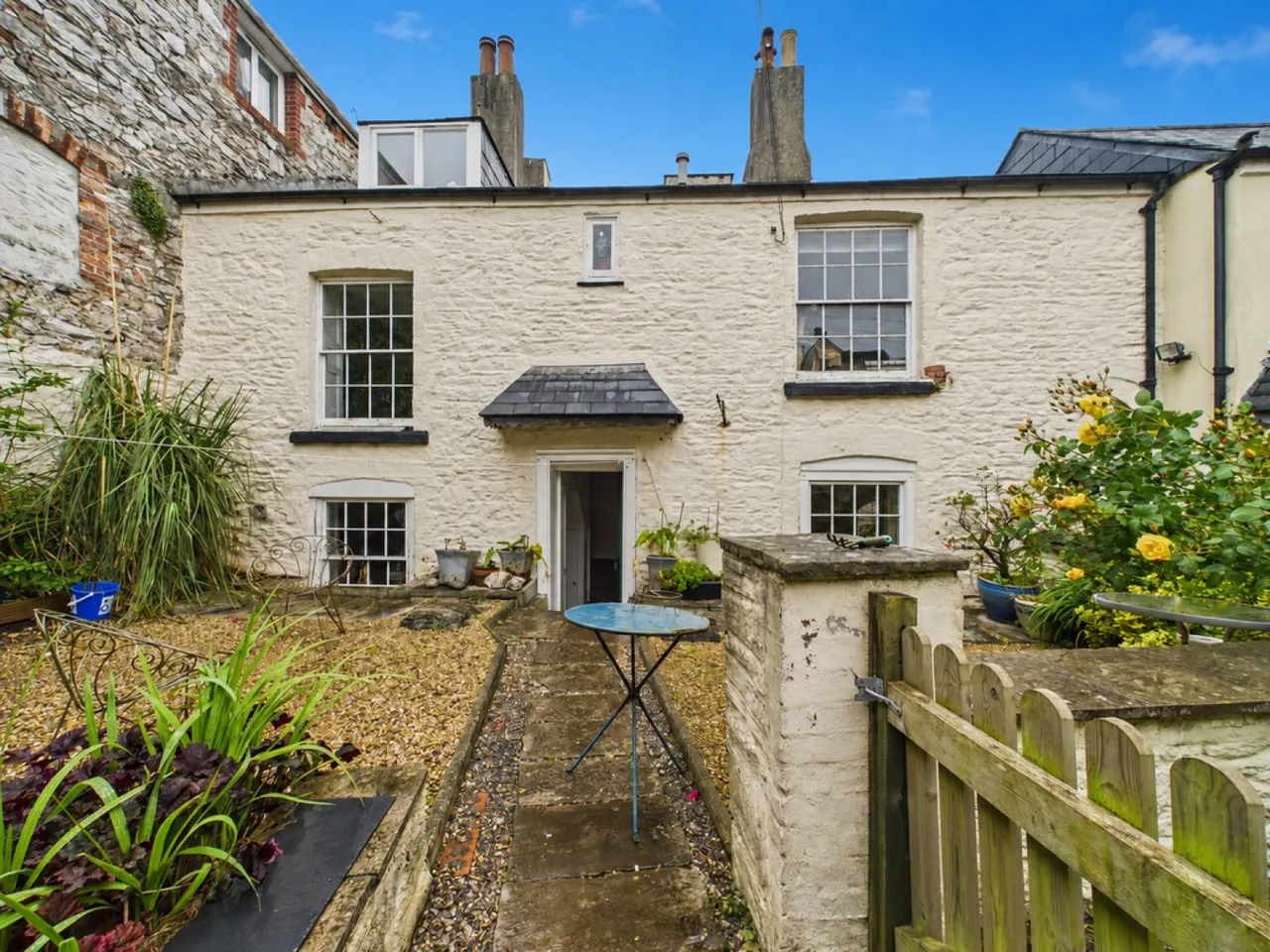 2 bed house for sale, New Street, Barbican, PL1