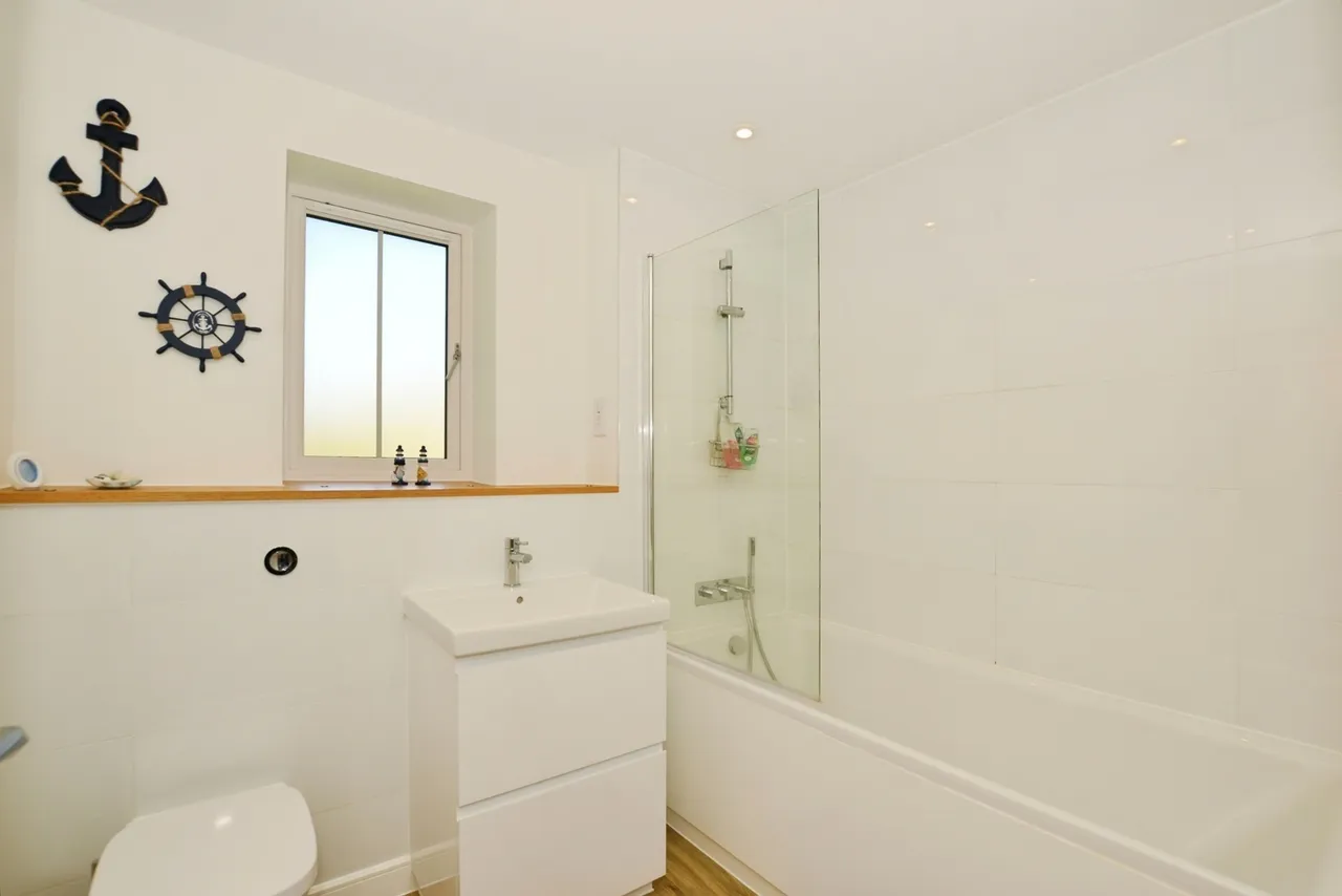 Merlin Court, Folkestone, Kent, CT18, photo 13