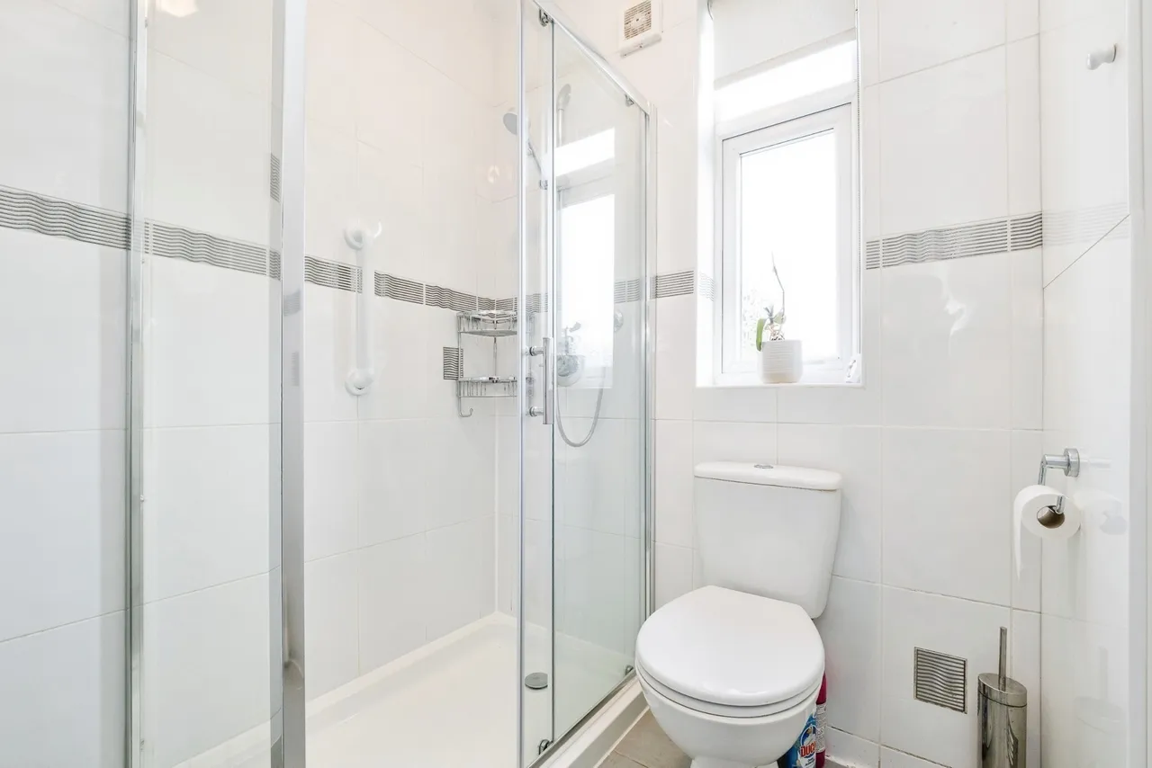 Kent Drive, Hornchurch, RM12, photo 17