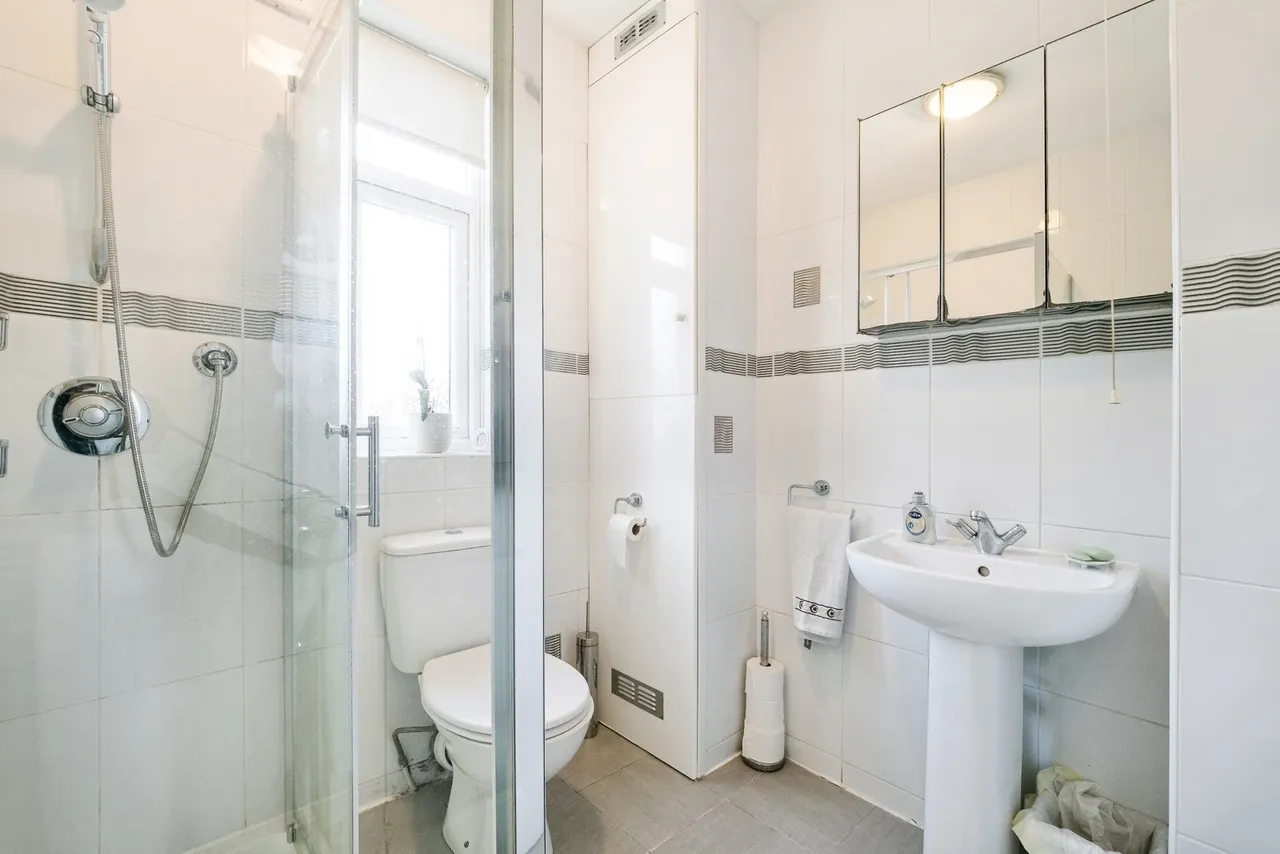 Kent Drive, Hornchurch, RM12, photo 11