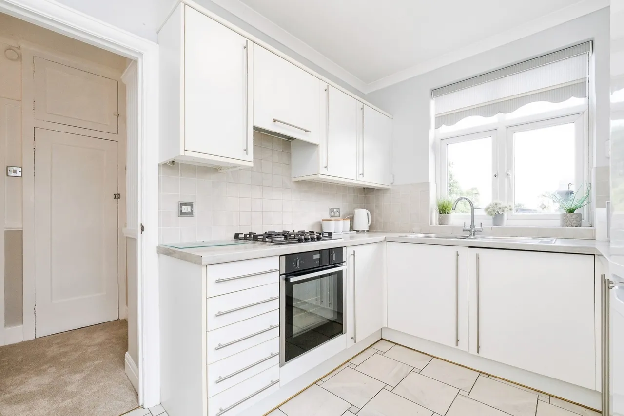 Kent Drive, Hornchurch, RM12, photo 16
