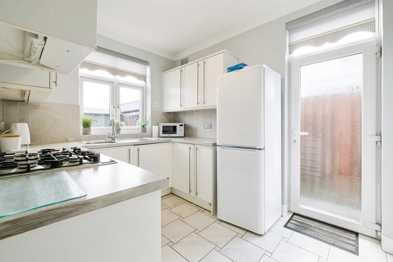 Kent Drive, Hornchurch, RM12, photo 5