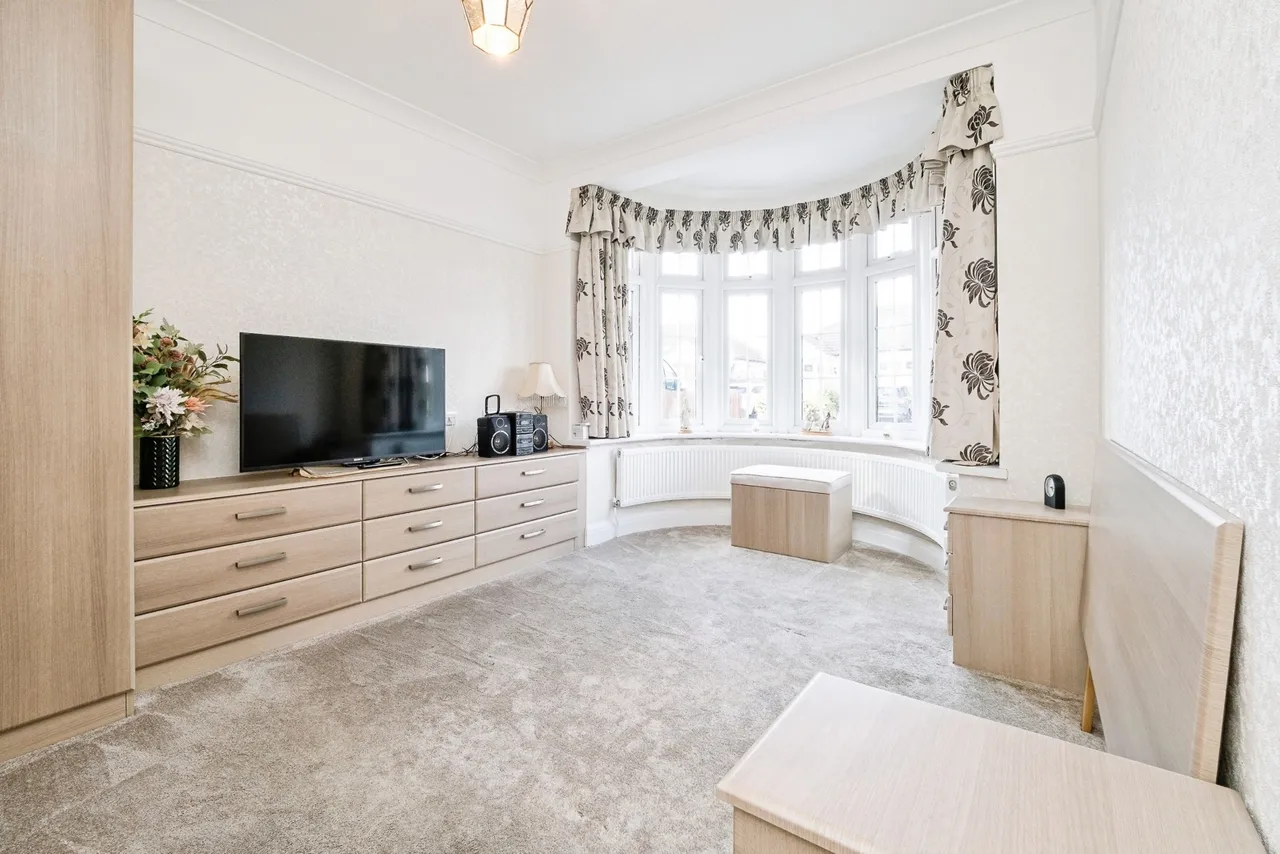 Kent Drive, Hornchurch, RM12, photo 9