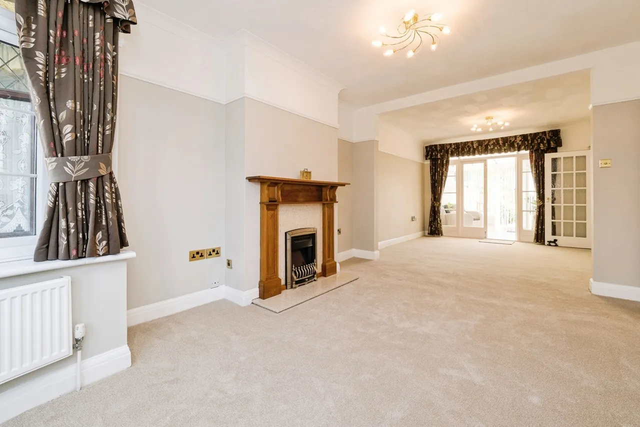 Kent Drive, Hornchurch, RM12, photo 15