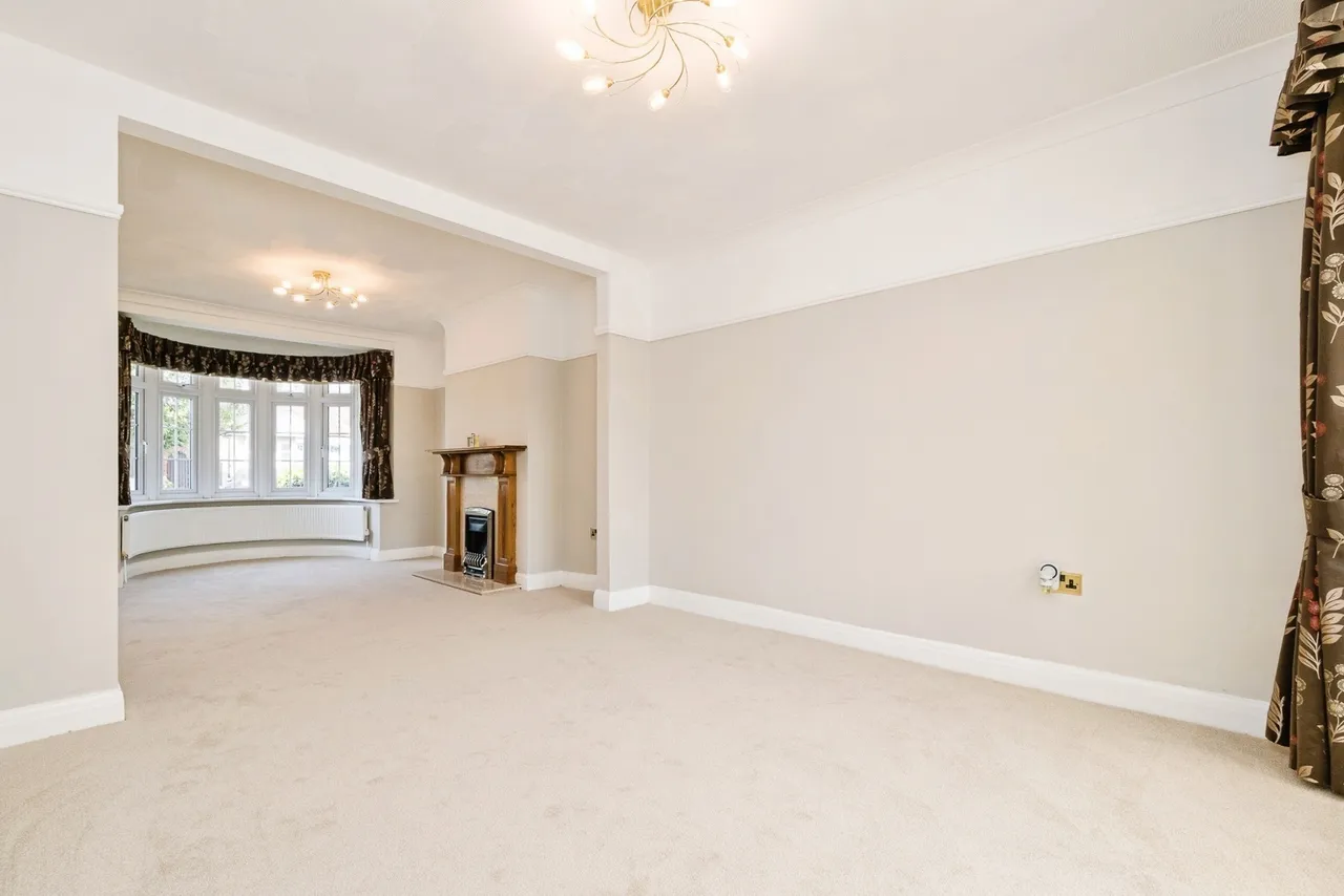 Kent Drive, Hornchurch, RM12, photo 13