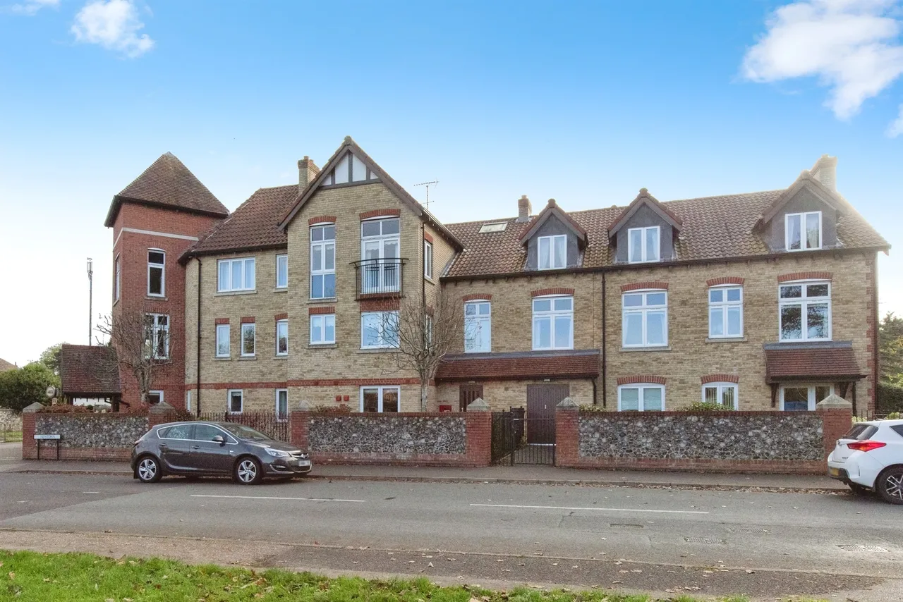 2 bed flat for sale — Hanbury Court, Thetford
