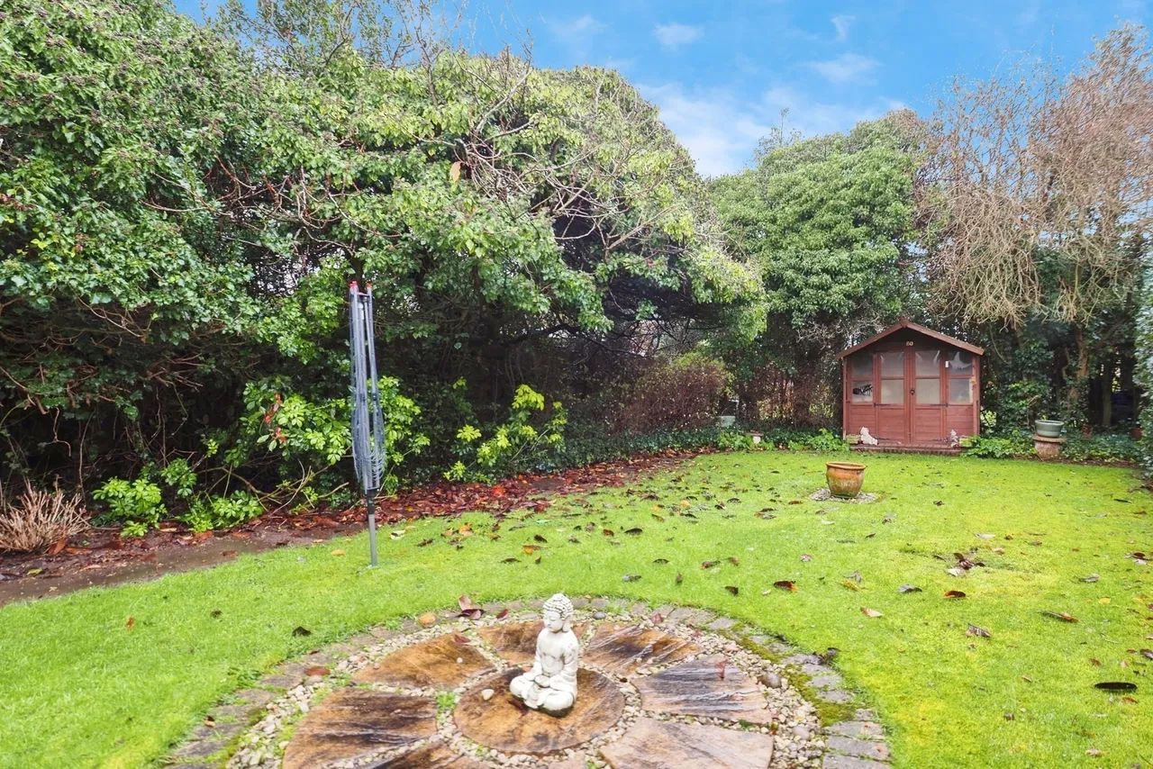 Rivergreen Crescent, Bramcote, Nottingham, NG9, photo 16