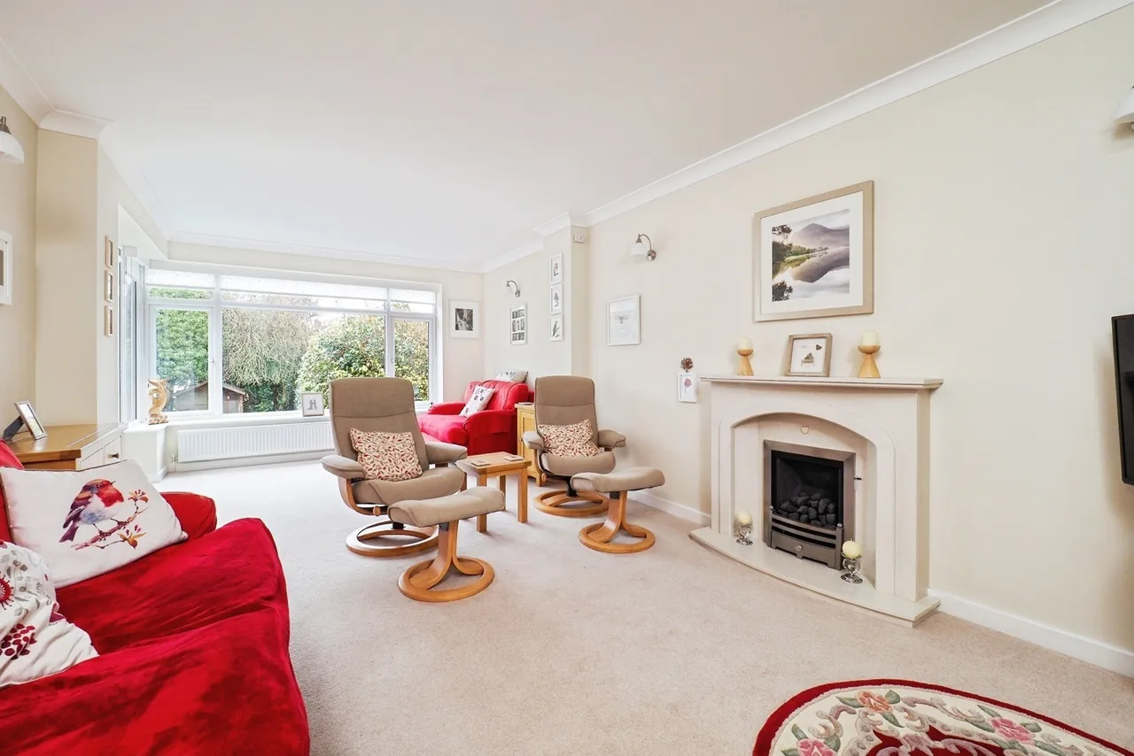 Rivergreen Crescent, Bramcote, Nottingham, NG9, photo 2