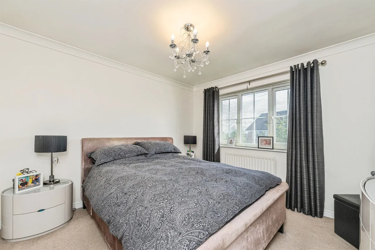 Hawthorne Drive, Gildersome, Leeds, photo 11