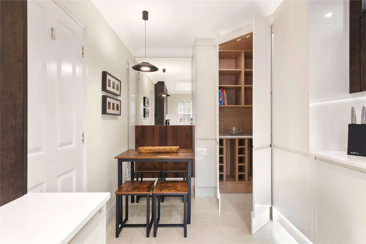 Orville Road, London, SW11, photo 8
