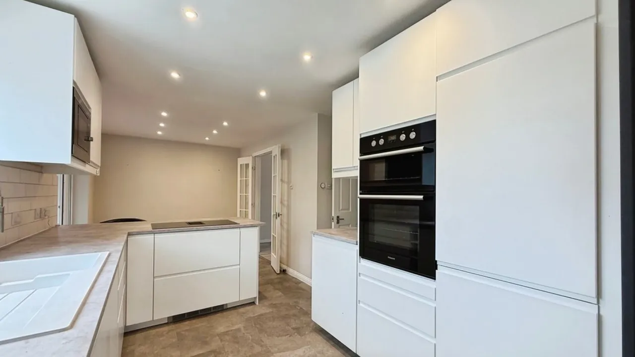 Willoughby Close, Westbury, photo 7